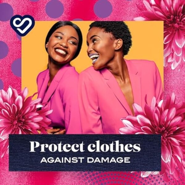 Comfort Ultimate Care Fuchsia Passion Ultra-Concentrated Fabric Conditioner bottle made of 100% recycled plastic* for complete clothes protection 58 washes (870 ml)